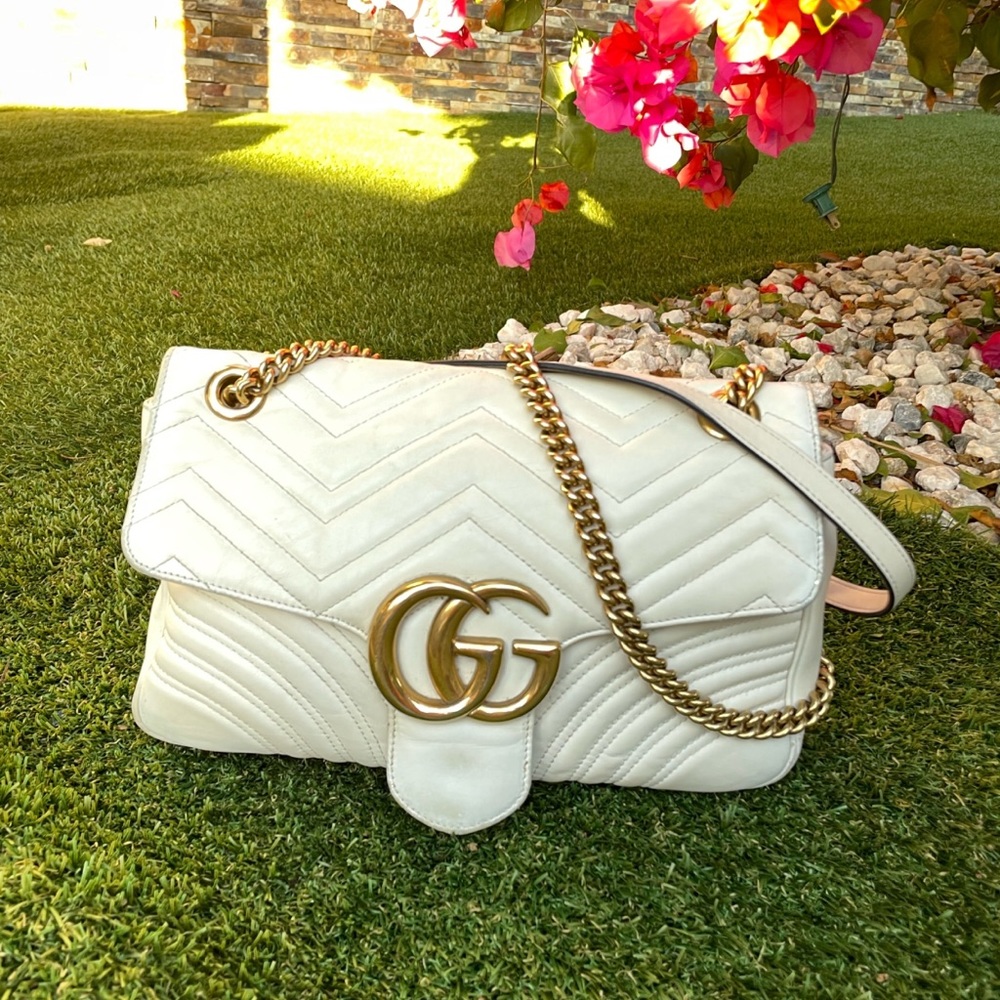 Gucci medium Marmont white matelassé leatherbag.